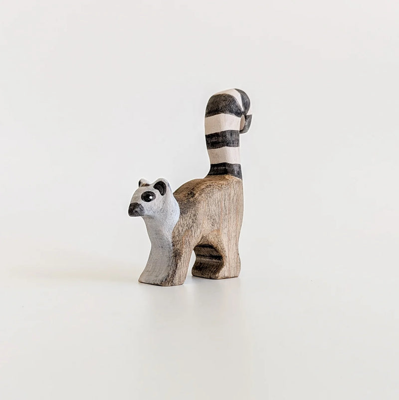 Wooden Ring Tailed Lemur - Tail Backward
