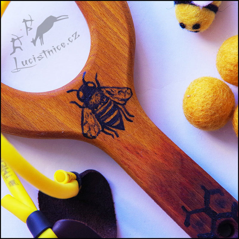 Wooden Toy Bee Slingshot With Felt Balls