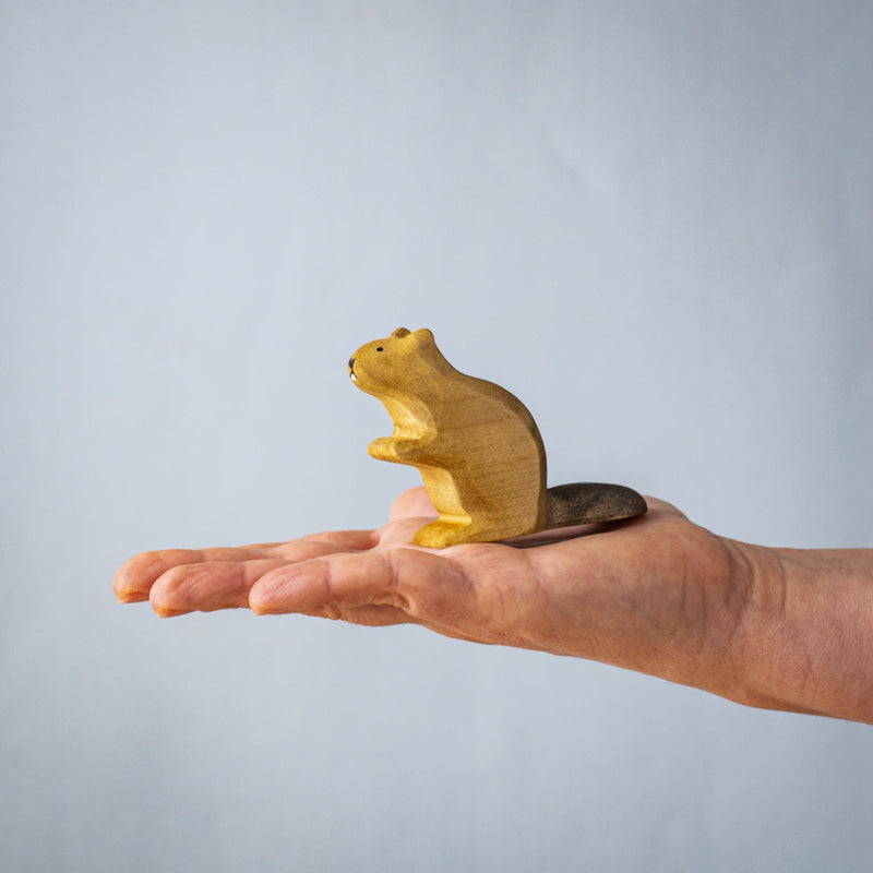 Wooden Beaver - Sitting