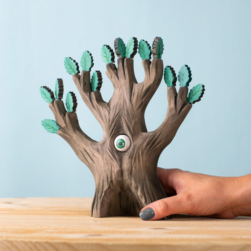 Wooden Watching Oak Tree - Green (Pre-Order)
